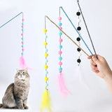 Interaktives Katzenspielzeug mit Pompons und Federn – Katzenangel zum Spielen