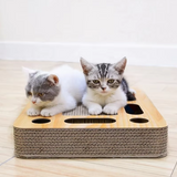 Kratzbrett für Katzen mit Spielzeug – Wellpappe und Holzrahmen