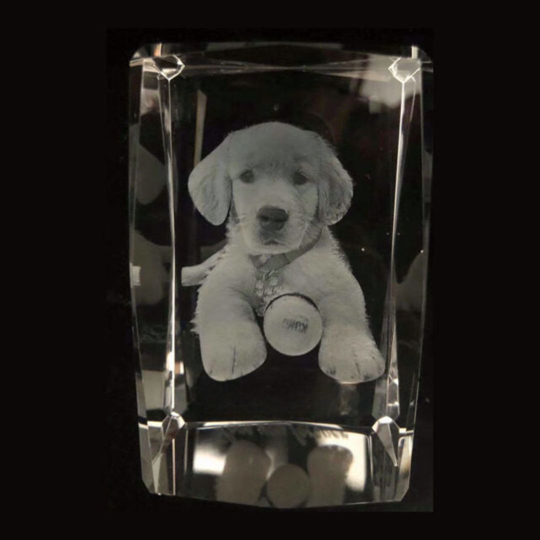 Individuelle 2D/3D Kristall Erinnerung in Quaderform mit Lasergravur